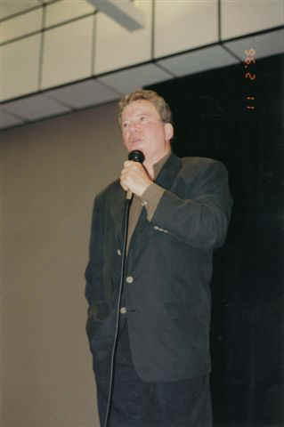 Shatner3.JPG (16707 bytes)
